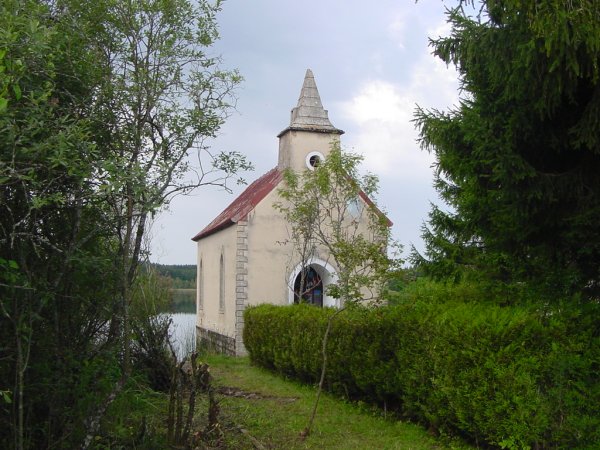 La chapelle de l'Étang de Frasne