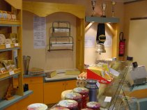 Le magasin de vente de la fromagerie de Frasne